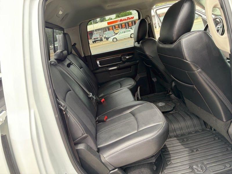 RAM 1500 Laramie 4x4 Crew Cab 5'7" Box 2018