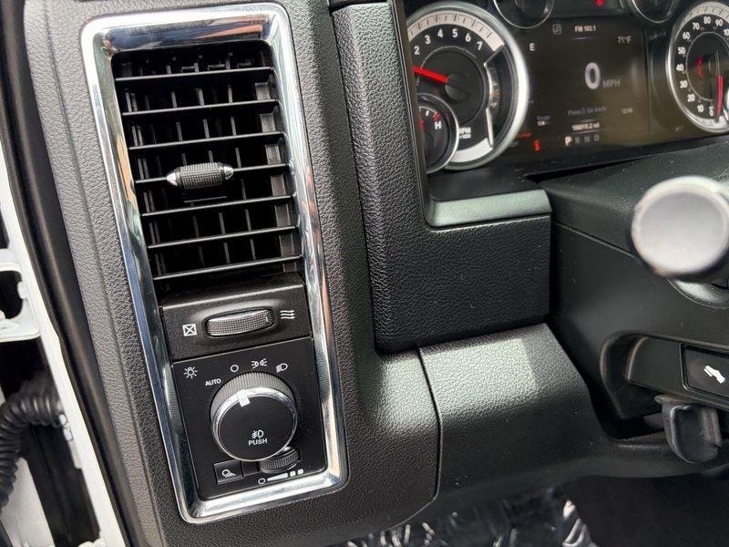 RAM 1500 Laramie 4x4 Crew Cab 5'7" Box 2018