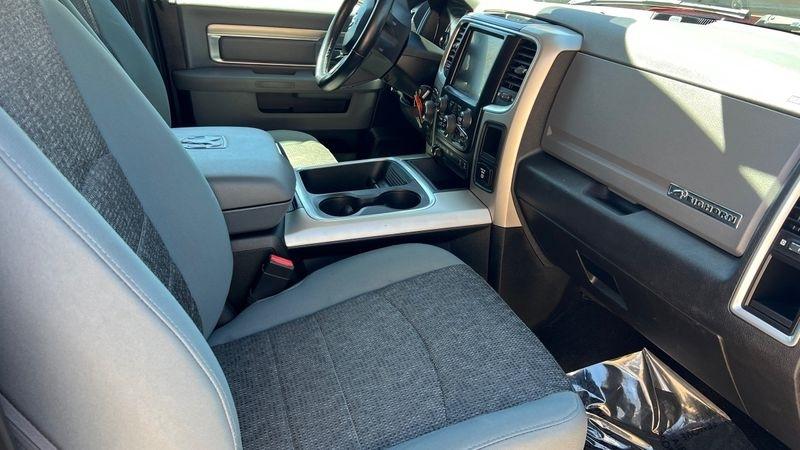 RAM 1500 Big Horn 4x4 Crew Cab 6'4" Box 2017