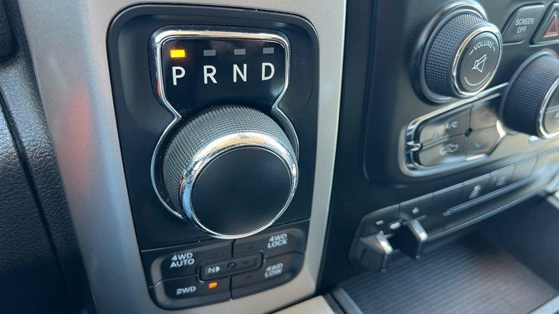 RAM 1500 Big Horn 4x4 Crew Cab 6'4" Box 2017