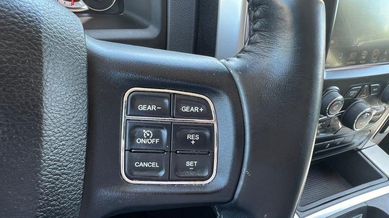 RAM 1500 Big Horn 4x4 Crew Cab 6'4" Box 2017