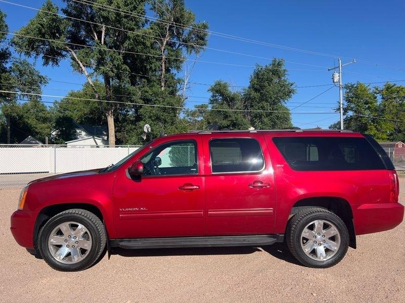 GMC Yukon XL 4WD 4dr 1500 SLT 2013