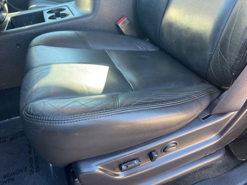 GMC Yukon XL 4WD 4dr 1500 SLT 2013