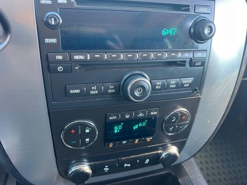 GMC Yukon XL 4WD 4dr 1500 SLT 2013