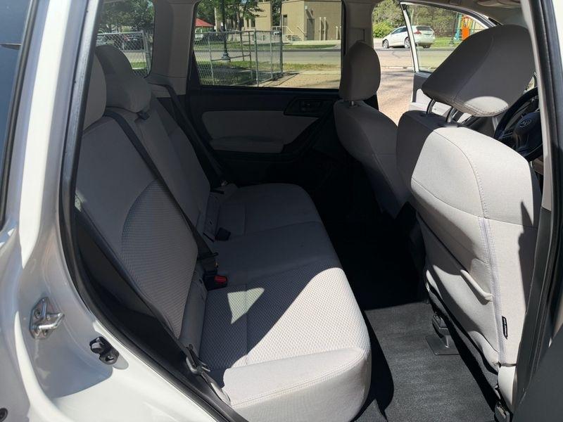 Subaru Forester 4dr CVT 2.5i Premium PZEV 2015