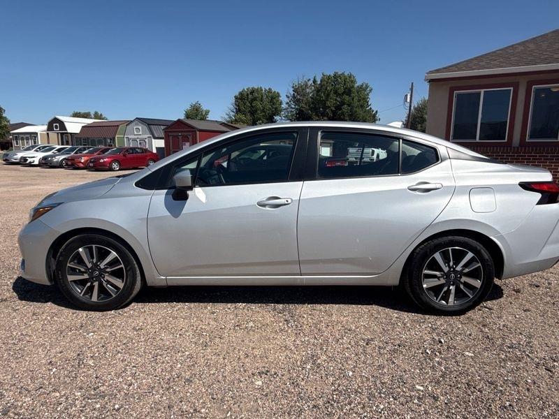 Nissan Versa SV CVT 2025