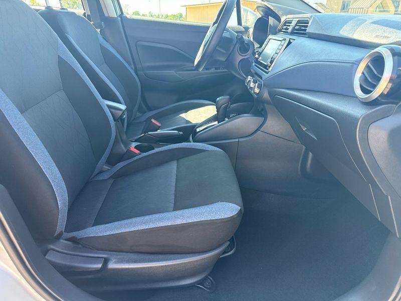 Nissan Versa SV CVT 2025