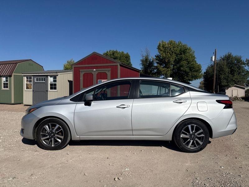 Nissan Versa SV CVT 2025