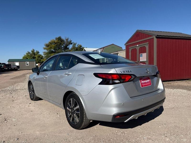 Nissan Versa SV CVT 2025