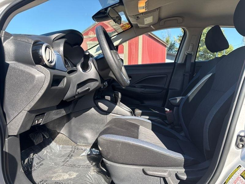 Nissan Versa SV CVT 2025
