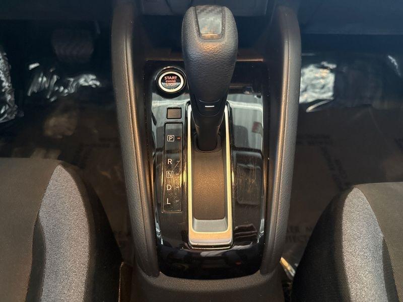 Nissan Versa SV CVT 2025