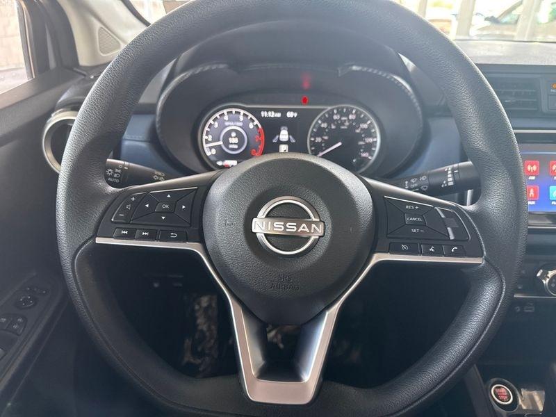 Nissan Versa SV CVT 2025