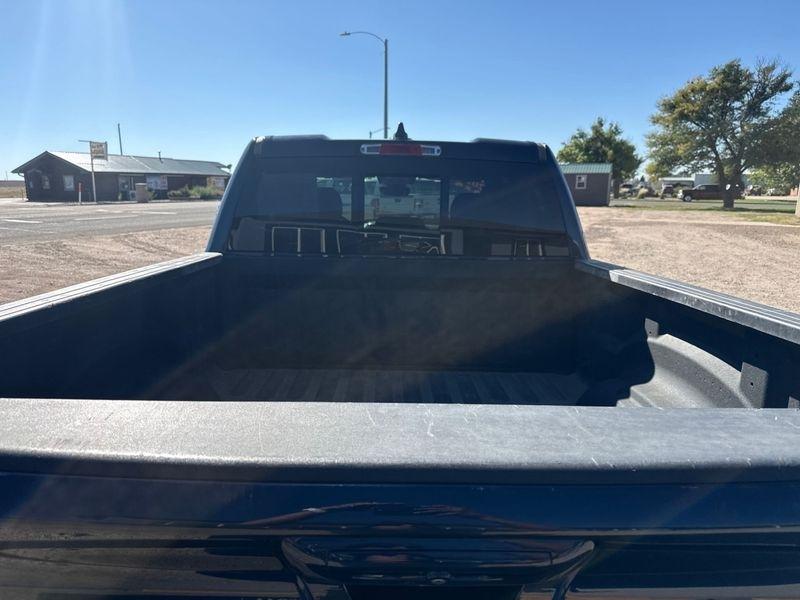 RAM 1500 Big Horn 4x4 Quad Cab 6'4" Box 2021