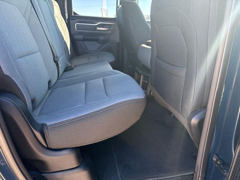 RAM 1500 Big Horn 4x4 Quad Cab 6'4" Box 2021