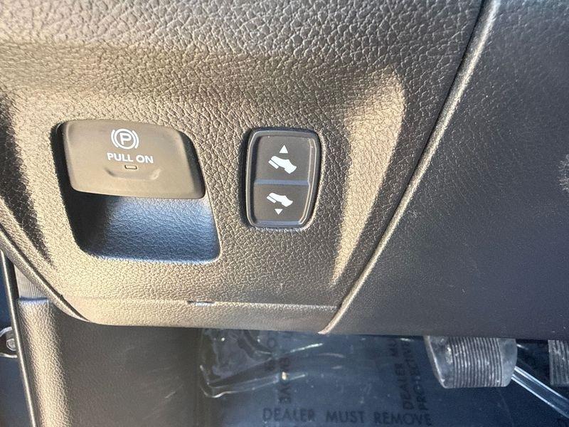 RAM 1500 Big Horn 4x4 Quad Cab 6'4" Box 2021