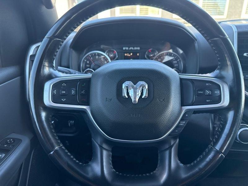 RAM 1500 Big Horn 4x4 Quad Cab 6'4" Box 2021