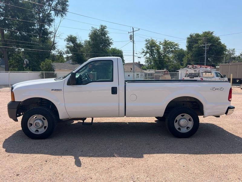 Ford Super Duty F-250 4WD Reg Cab 137" XLT 2007