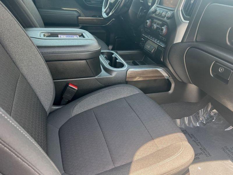 Chevrolet Silverado 1500 LTD 4WD Crew Cab 147" RST 2022
