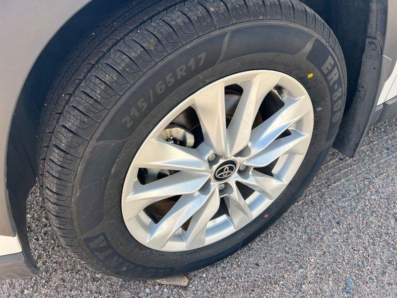 Toyota Corolla Cross LE 2WD (Natl) 2024
