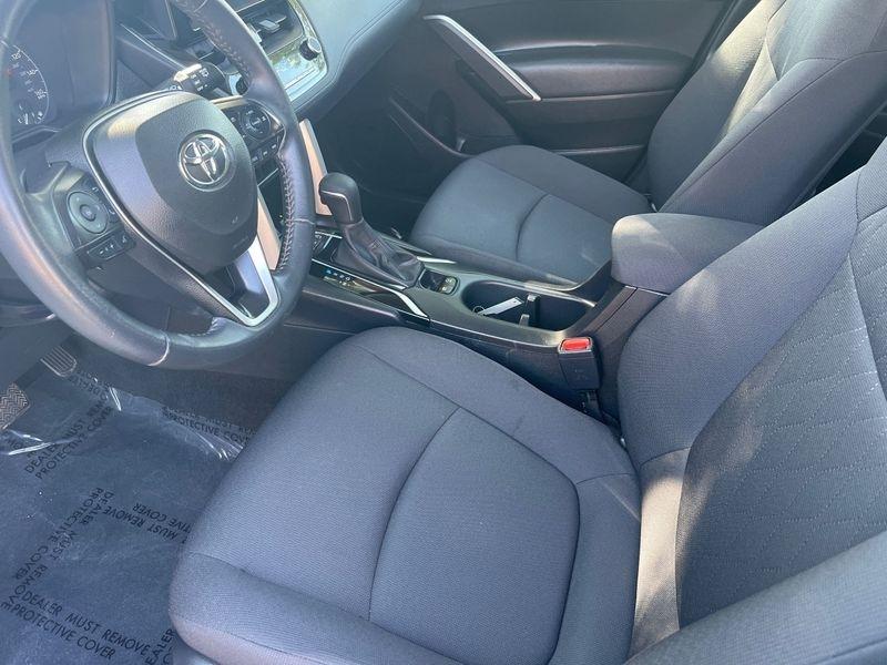 Toyota Corolla Cross LE 2WD (Natl) 2024
