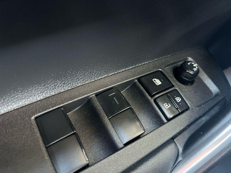 Toyota Corolla Cross LE 2WD (Natl) 2024
