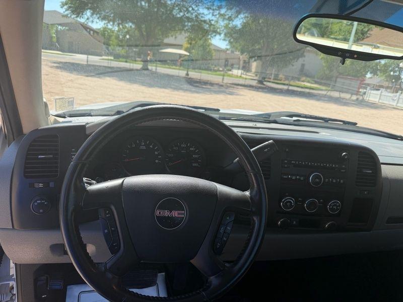 GMC Sierra 1500 4WD Reg Cab 119.0" Work Truck 2011