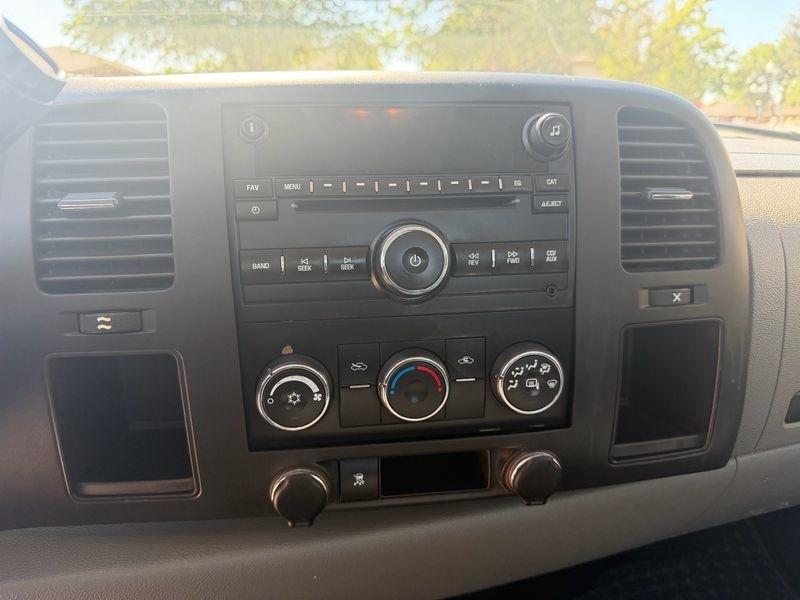 GMC Sierra 1500 4WD Reg Cab 119.0" Work Truck 2011