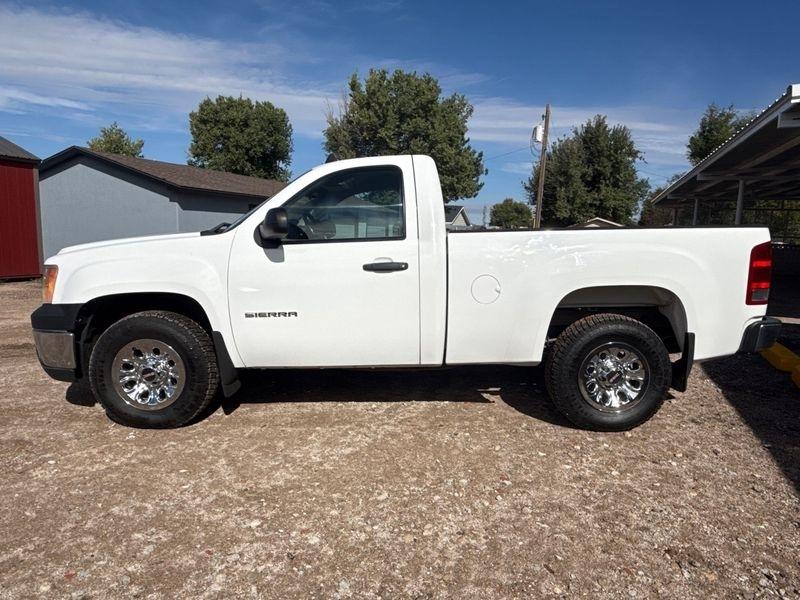 GMC Sierra 1500 4WD Reg Cab 119.0" Work Truck 2011