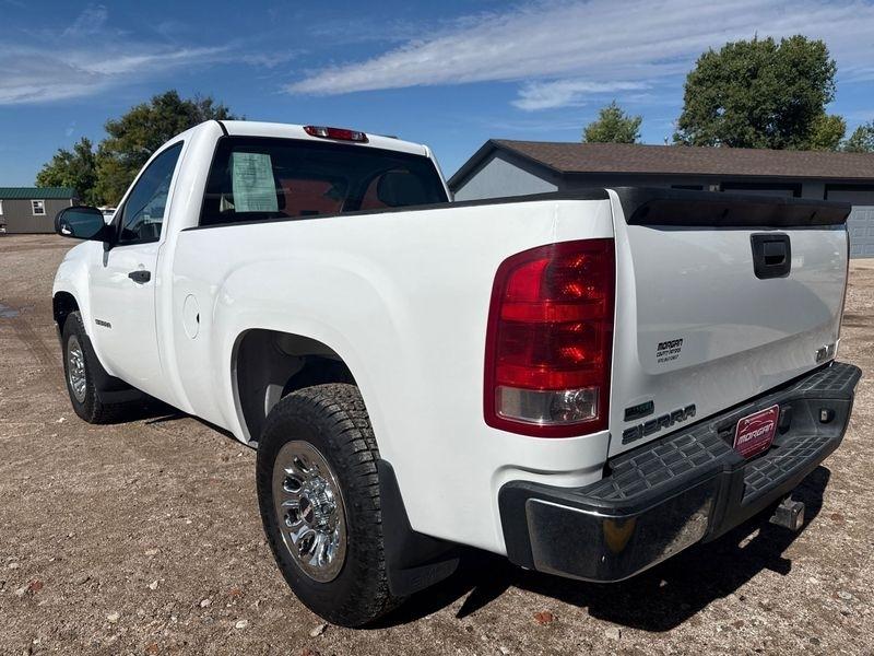 GMC Sierra 1500 4WD Reg Cab 119.0" Work Truck 2011