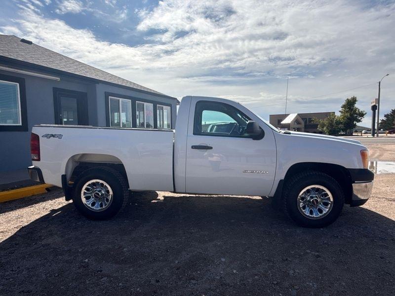 GMC Sierra 1500 4WD Reg Cab 119.0" Work Truck 2011