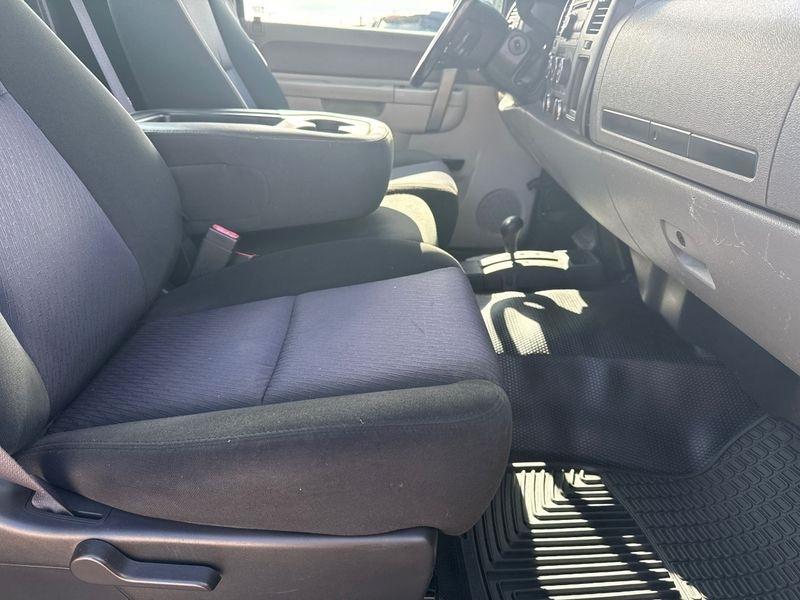 GMC Sierra 1500 4WD Reg Cab 119.0" Work Truck 2011