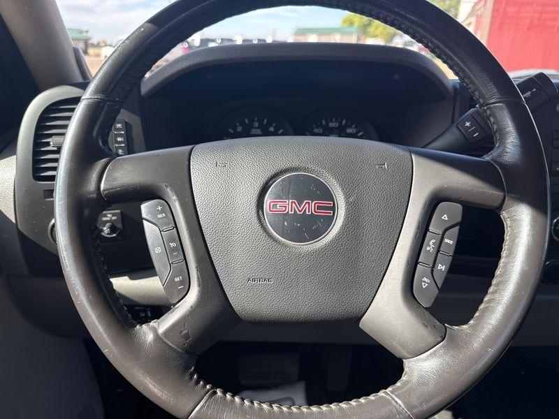 GMC Sierra 1500 4WD Reg Cab 119.0" Work Truck 2011