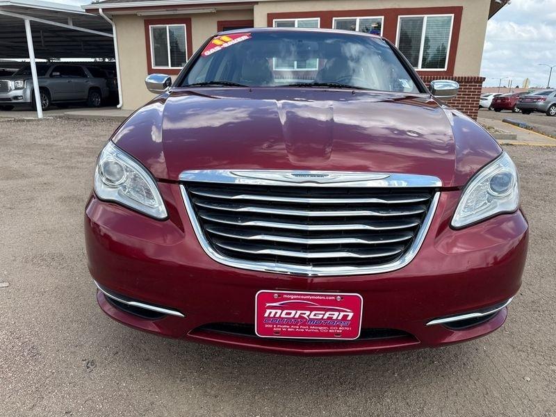 Chrysler 200 4dr Sdn Limited 2011