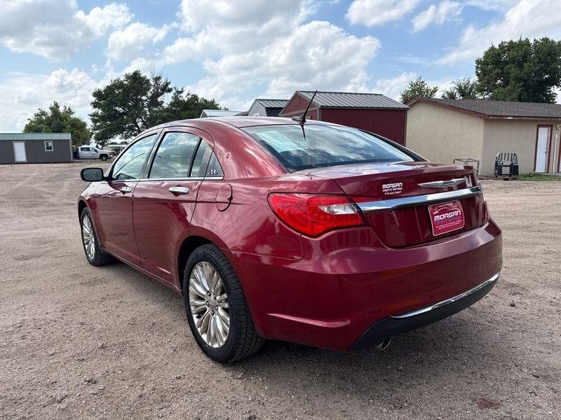Chrysler 200 4dr Sdn Limited 2011