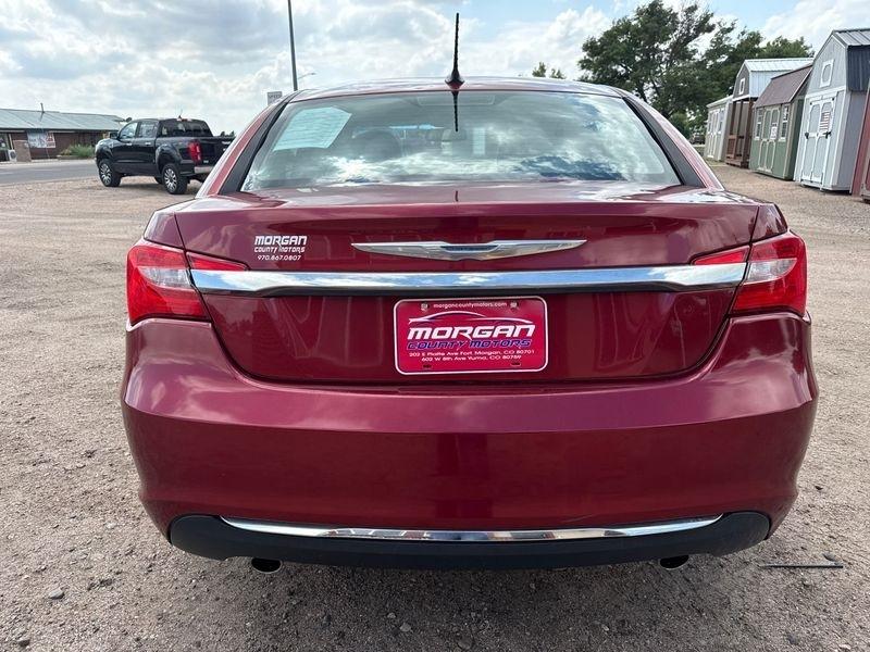 Chrysler 200 4dr Sdn Limited 2011