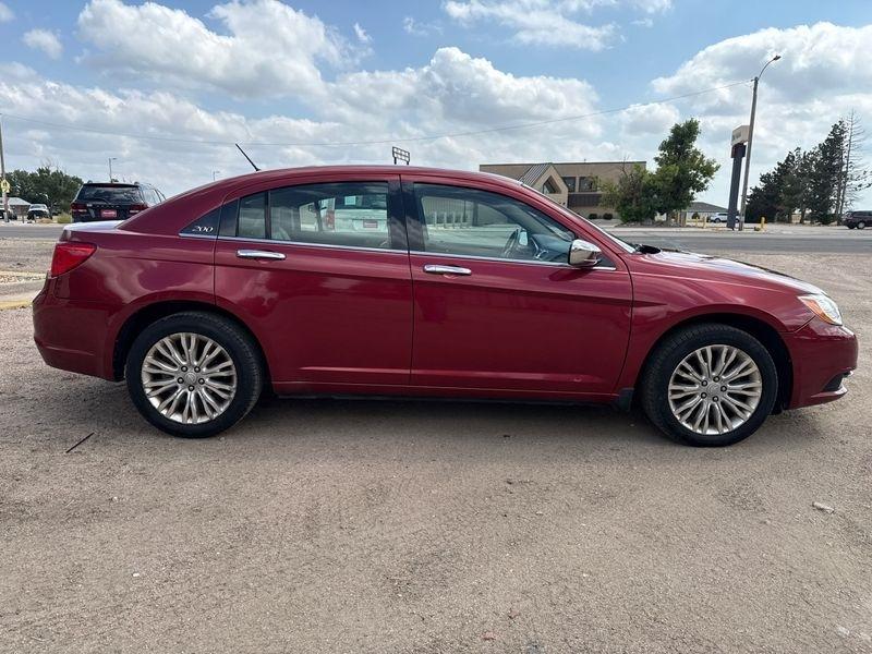 Chrysler 200 4dr Sdn Limited 2011