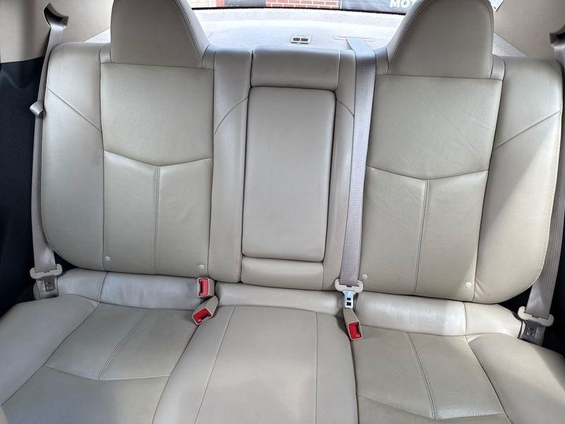 Chrysler 200 4dr Sdn Limited 2011