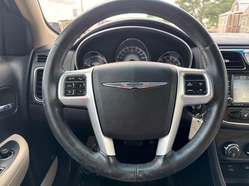Chrysler 200 4dr Sdn Limited 2011