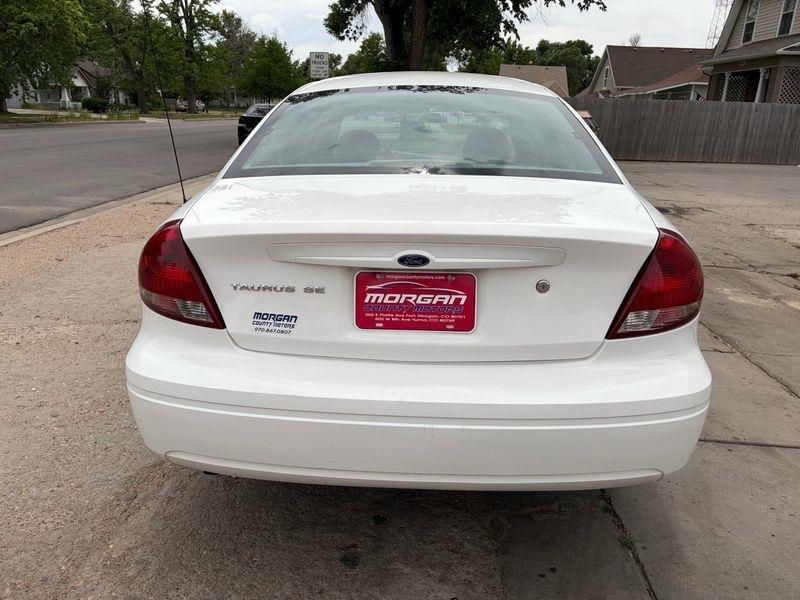 Ford Taurus 4dr Sdn SE 2005