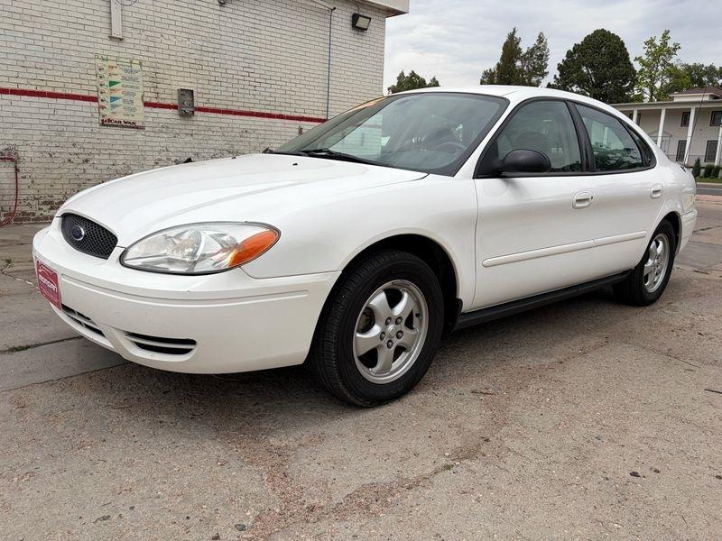 Ford Taurus 4dr Sdn SE 2005