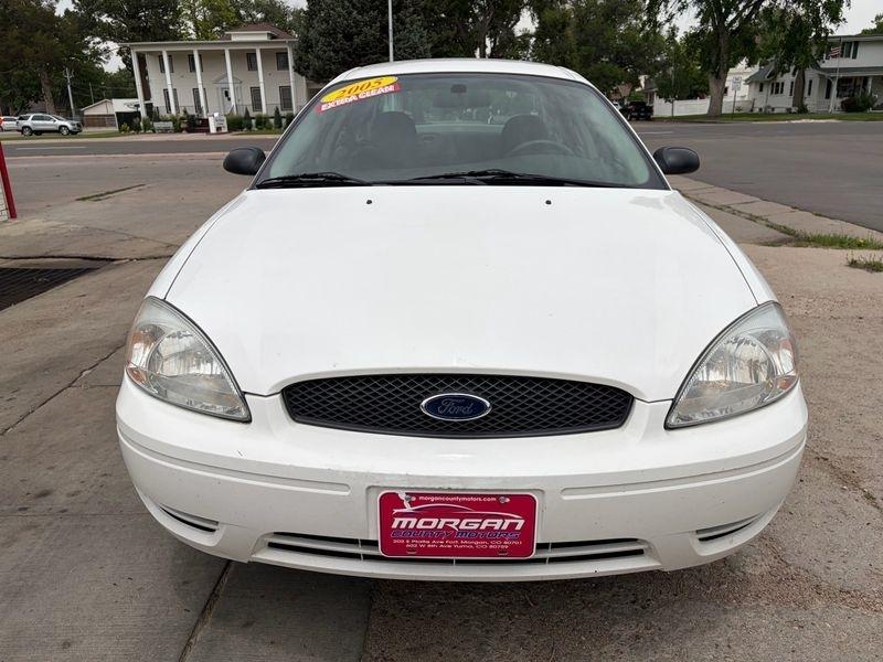 Ford Taurus 4dr Sdn SE 2005