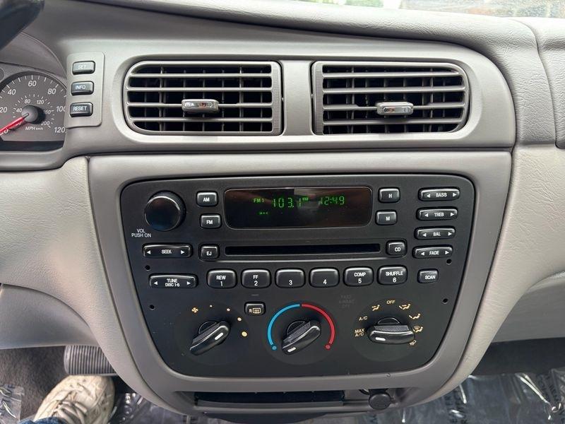 Ford Taurus 4dr Sdn SE 2005