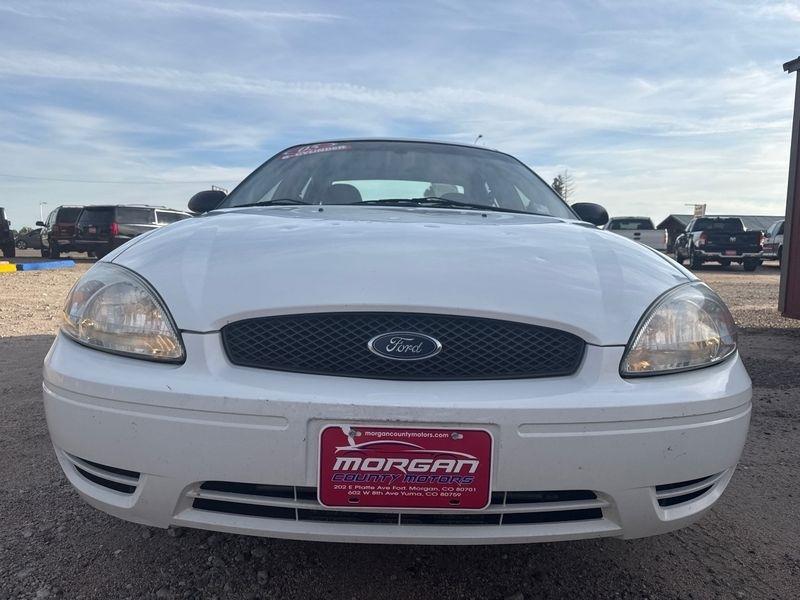 Ford Taurus 4dr Sdn SE 2005