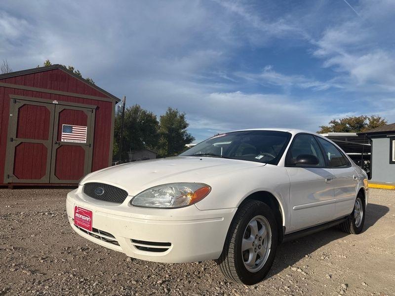 Ford Taurus 4dr Sdn SE 2005