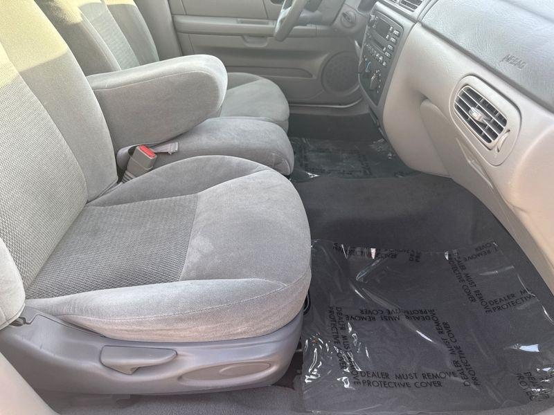 Ford Taurus 4dr Sdn SE 2005