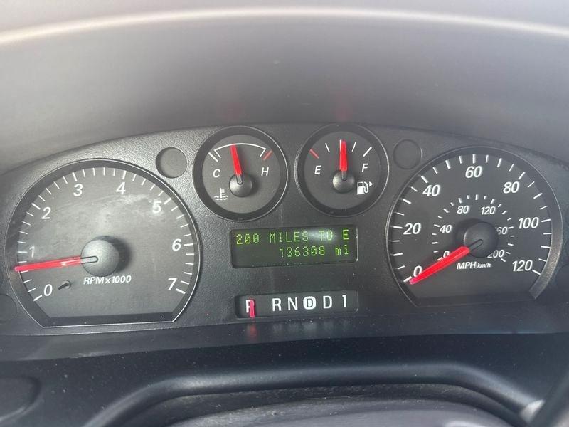 Ford Taurus 4dr Sdn SE 2005