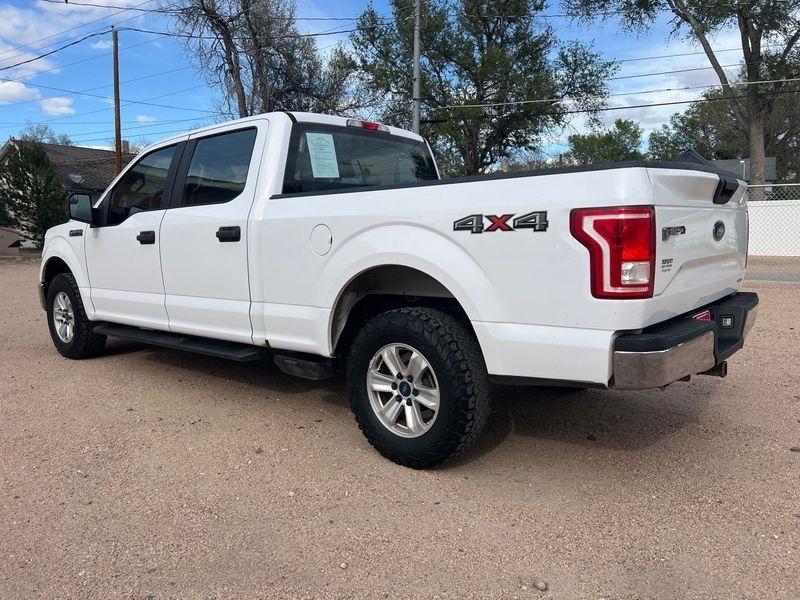 Ford F-150 4WD SuperCrew 157" Lariat w/HD Payload Pkg 2015