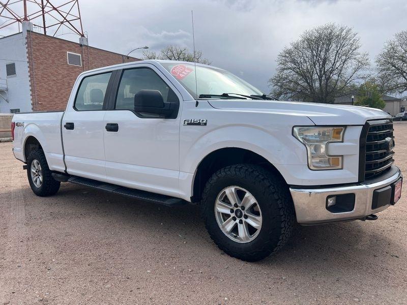 Ford F-150 4WD SuperCrew 157" Lariat w/HD Payload Pkg 2015