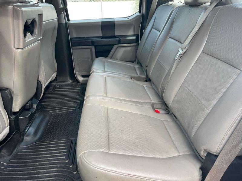 Ford F-150 4WD SuperCrew 157" Lariat w/HD Payload Pkg 2015