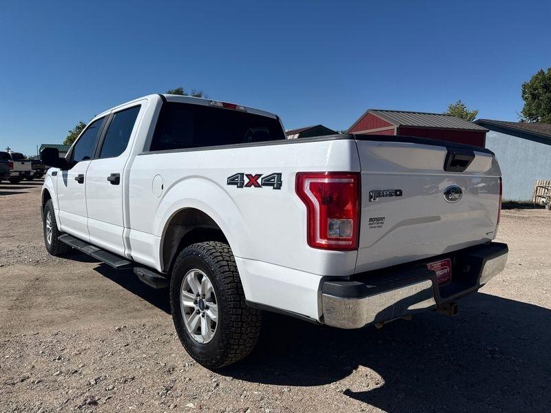 Ford F-150 4WD SuperCrew 157" Lariat w/HD Payload Pkg 2015